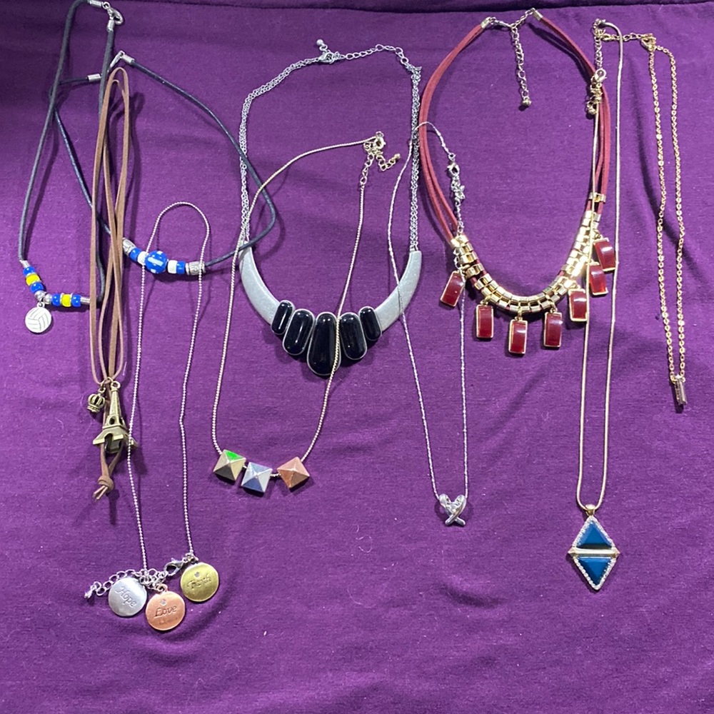 Set of 10 dainty necklaces